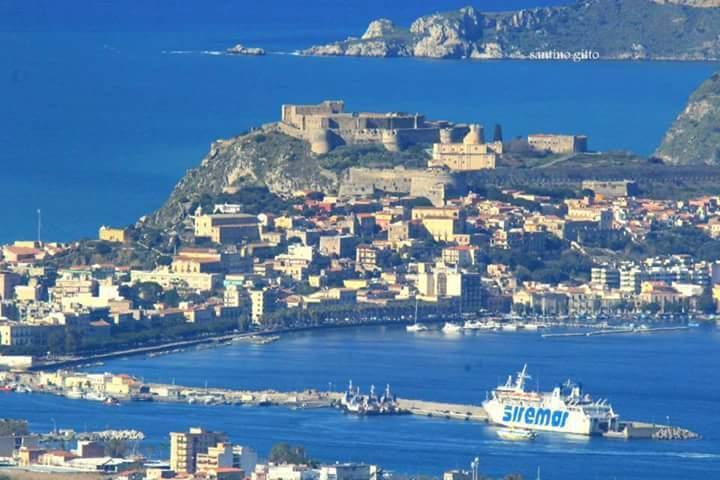 לינה וארוחת בוקר מילאצו Castello Di Sotto מראה חיצוני תמונה